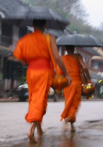 monksluangprabang7.jpg
