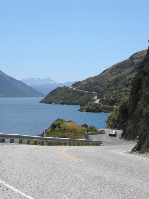 queenstownlakeandroad3.jpg