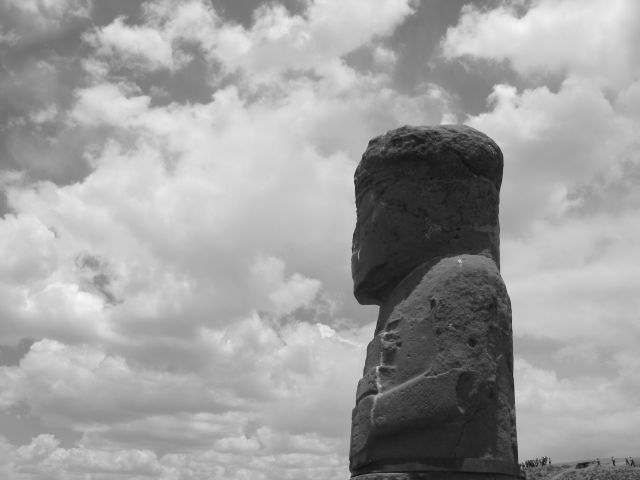tiwanakusculpture2.jpg